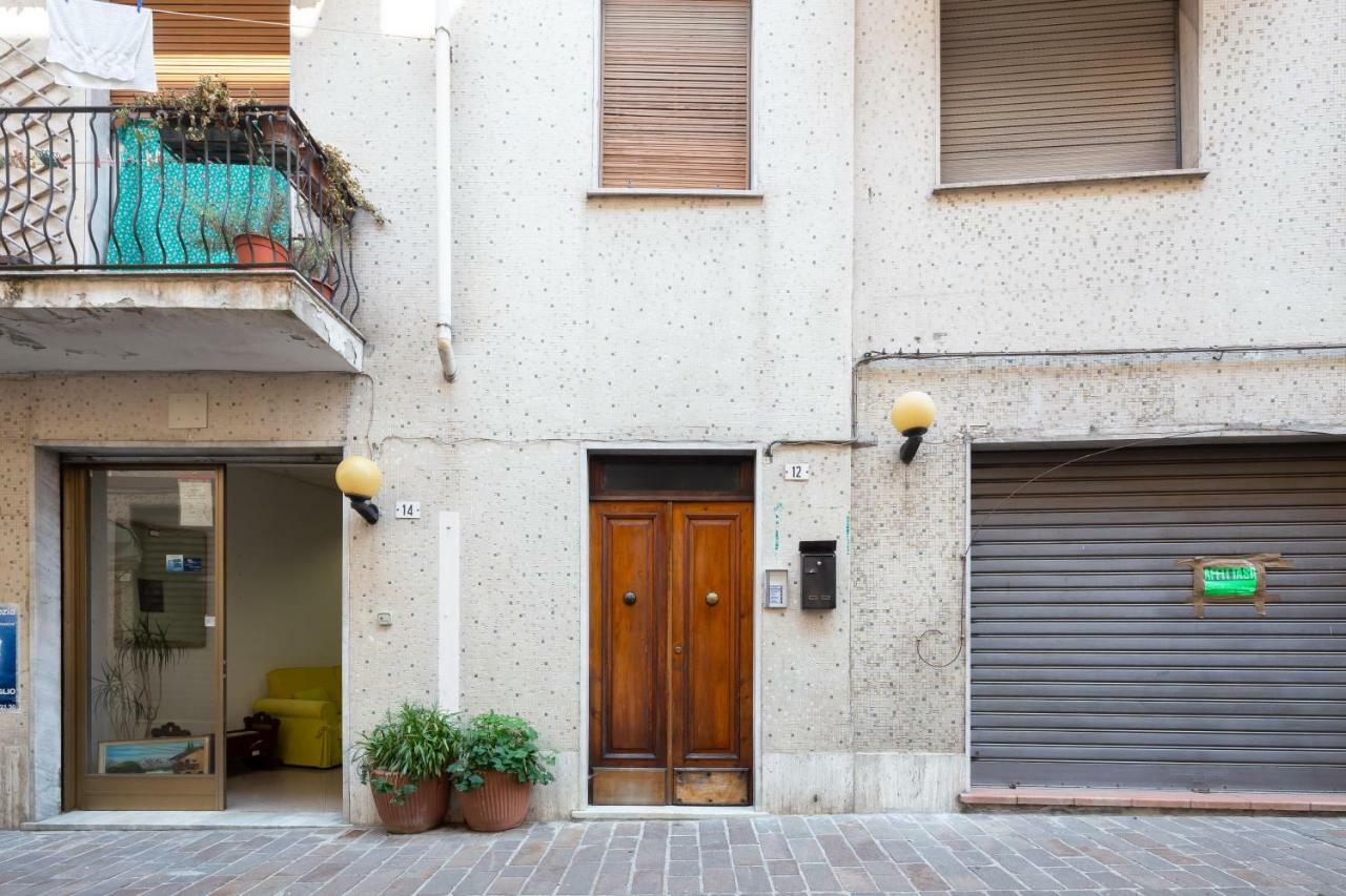 Kubrick By Luce Stellata Apartment Aulla Luaran gambar